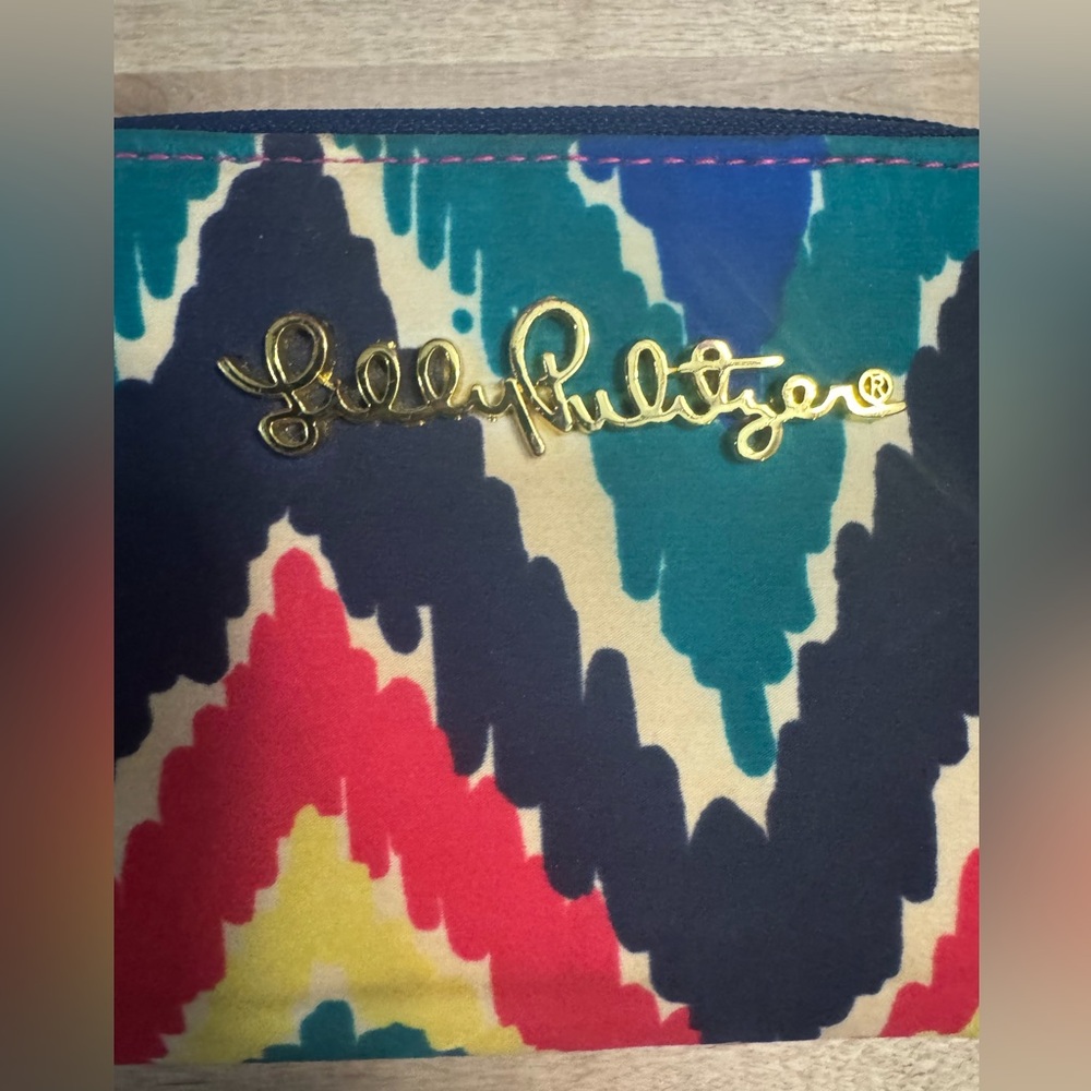 Lilly Pulitzer Chevron colorful wallet - Picture 3 of 12